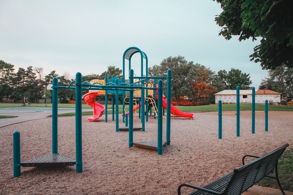 Longmoor Park | Burlington, ON L7L 1Y3, Canada