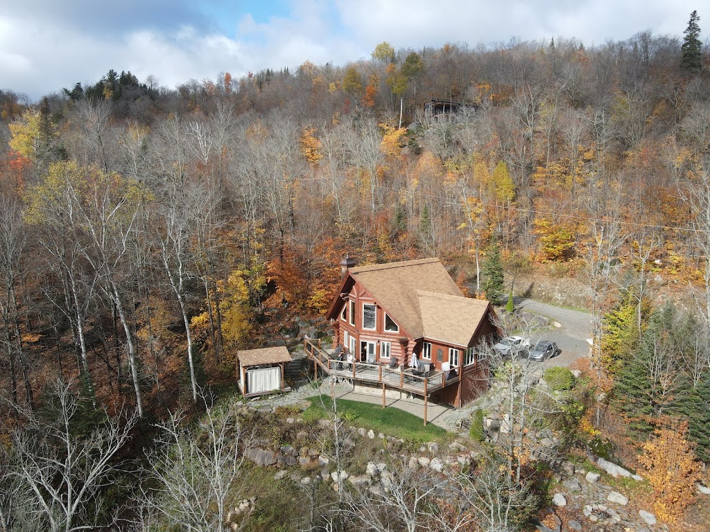 Chalet Héritage Nature | 4300 Rue De lHéritage, Sainte-Adèle, QC J8B 2H9, Canada | Phone: (888) 456-8745