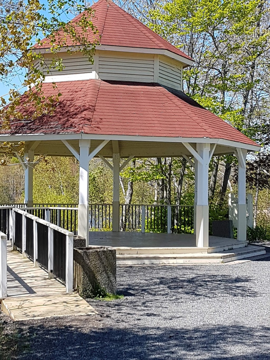 Kinsmen Community Centre | 71 First Lake Dr, Lower Sackville, NS B4C 2S9, Canada | Phone: (902) 865-6042