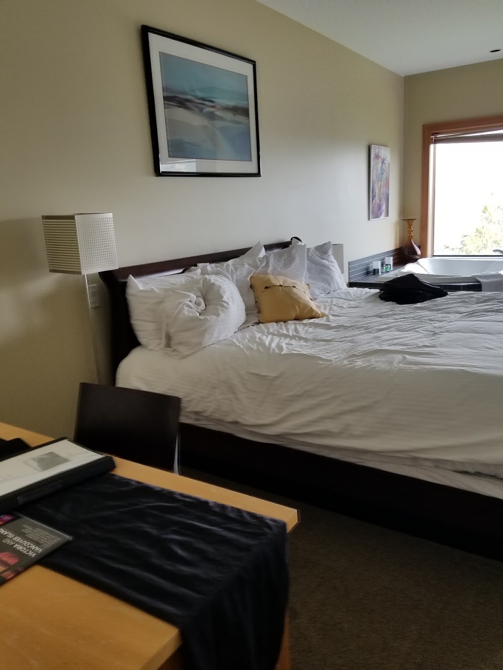 Moon Water Lodge | 265 Trans-Canada Hwy, Malahat, BC V0R 2L0, Canada | Phone: (778) 432-3123