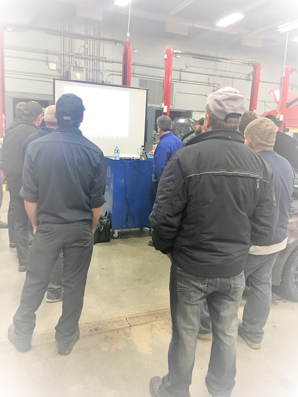 Otobox - Garage G. R. Bernier Inc. | 499 Rue Principale, Saint-Sébastien-de-Frontenac, QC G0Y 1M0, Canada | Phone: (819) 652-2100