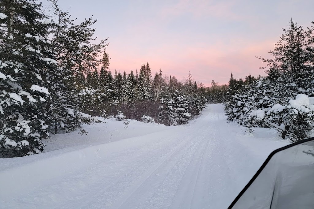 Auberge Le Pensive | Km 57, route 13, Grand-Remous, QC J0W 1E0, Canada | Phone: (819) 800-6705