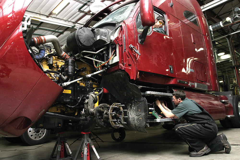 Advanced Truck Centre | 10 Datomar Rd, Headingley, MB R4H 1B8, Canada | Phone: (204) 816-9780
