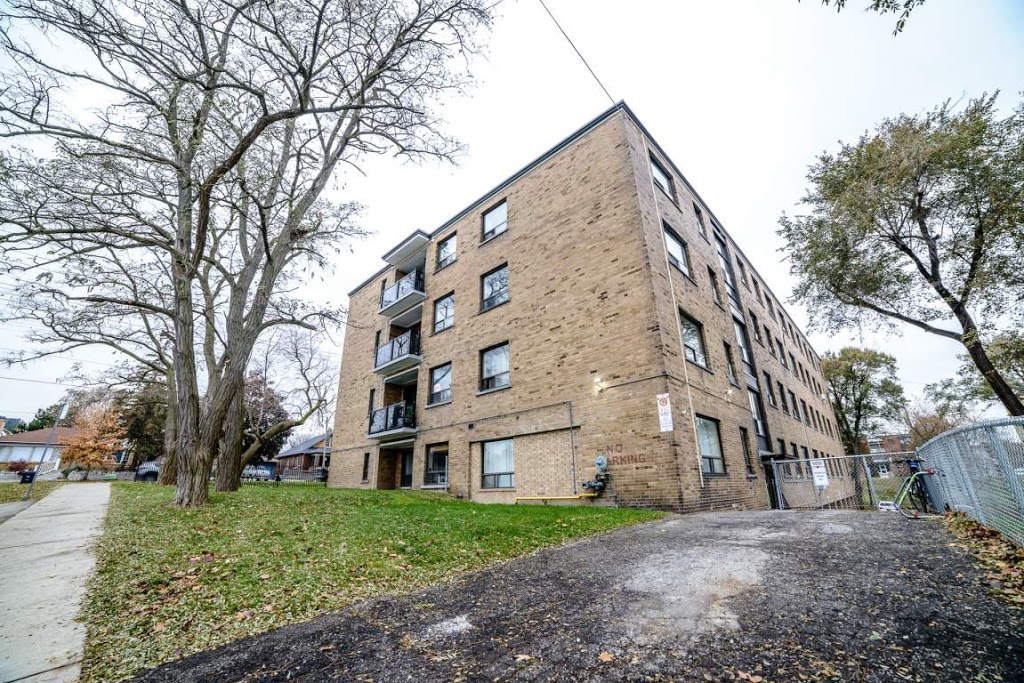 Park Manor - 317 Park Lawn | 317 Park Lawn Rd, Etobicoke, ON M8Y 3K2, Canada | Phone: (416) 951-5753