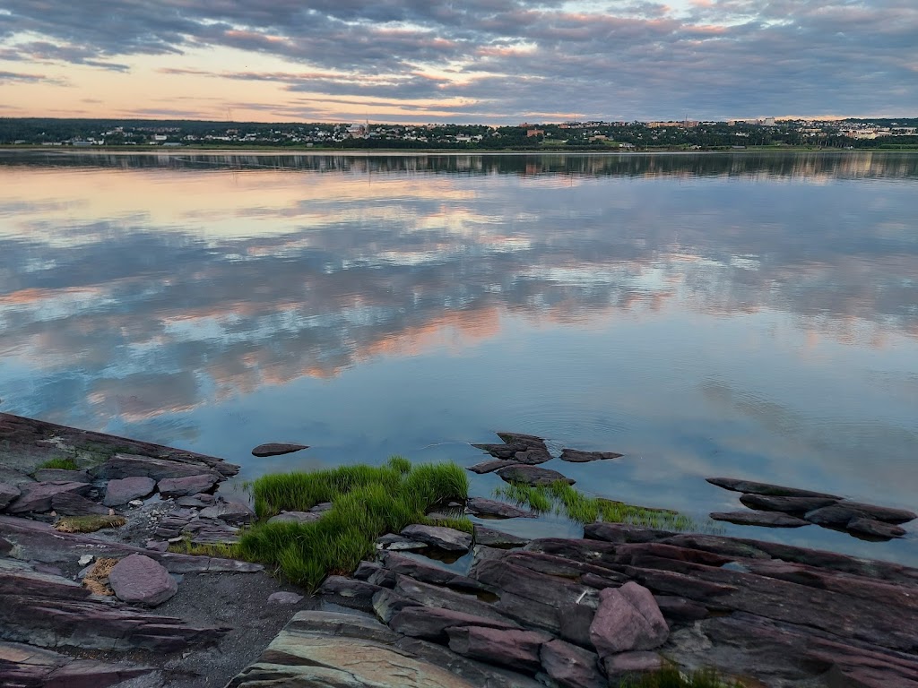 Rivière-du-Loup Terminal | 199 Rue Hayward, Rivière-du-Loup, QC G5R 3Y8, Canada | Phone: (418) 862-5094