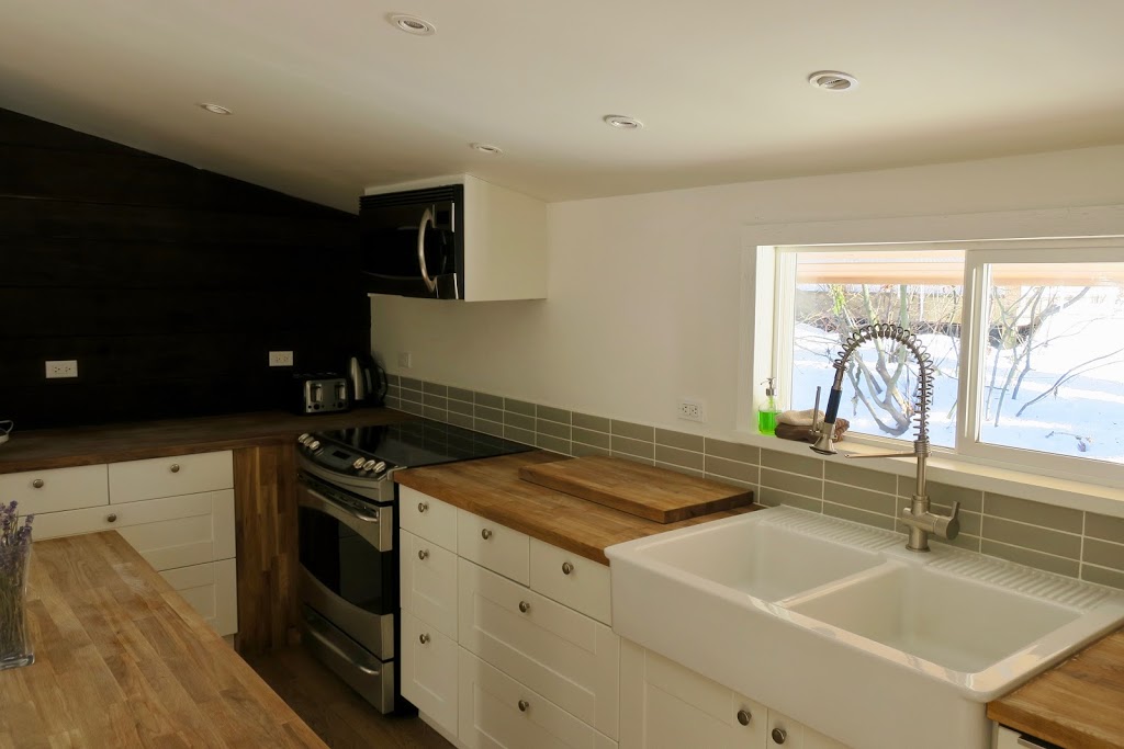 Sunwolf | 70002 Squamish Valley Rd, Brackendale, BC V0N 1H0, Canada | Phone: (604) 898-1537