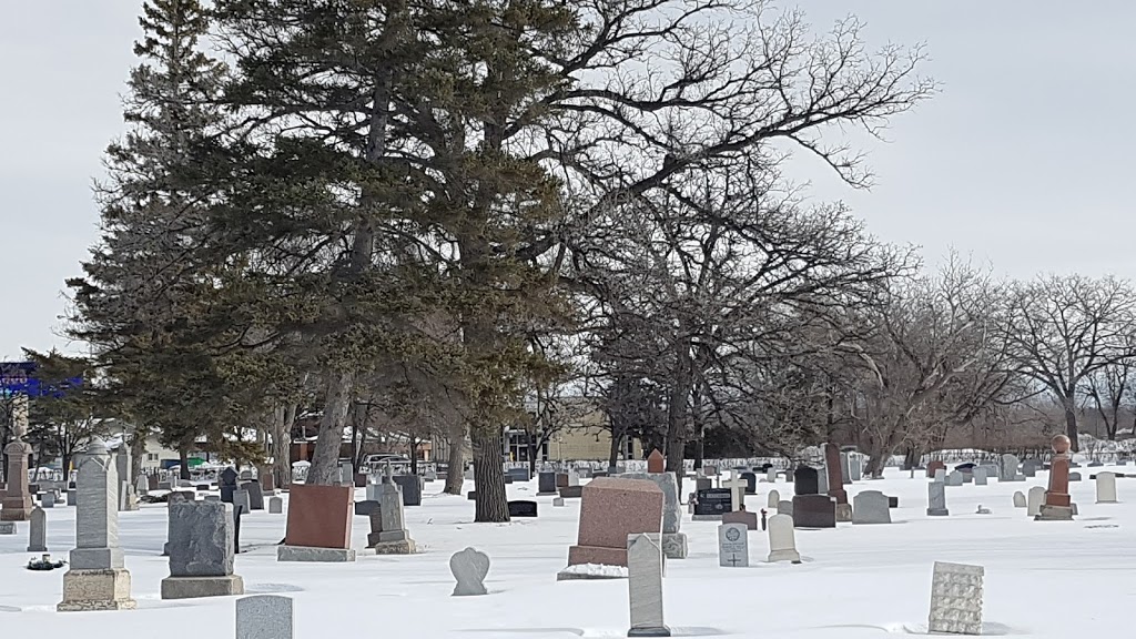 St James Cemetery | 1553 Wolseley Ave W, Winnipeg, MB R3G 1H9, Canada | Phone: (204) 783-8208