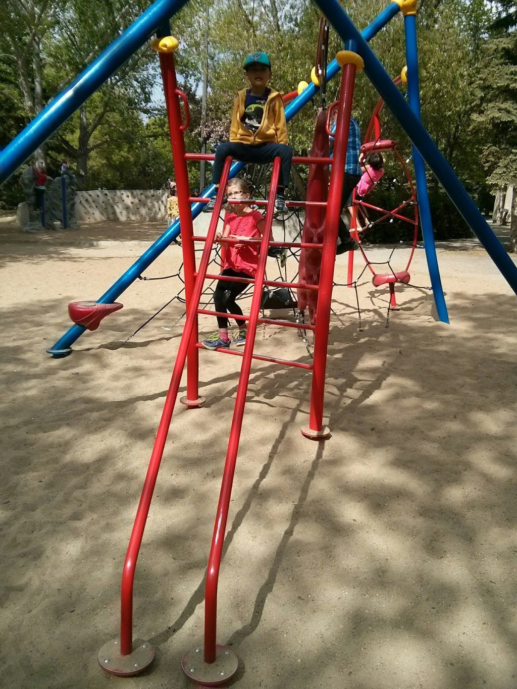 Candy Cane Park Playground | 503-547 19 Ave, Regina, SK S4N, Canada | Phone: (306) 522-3661