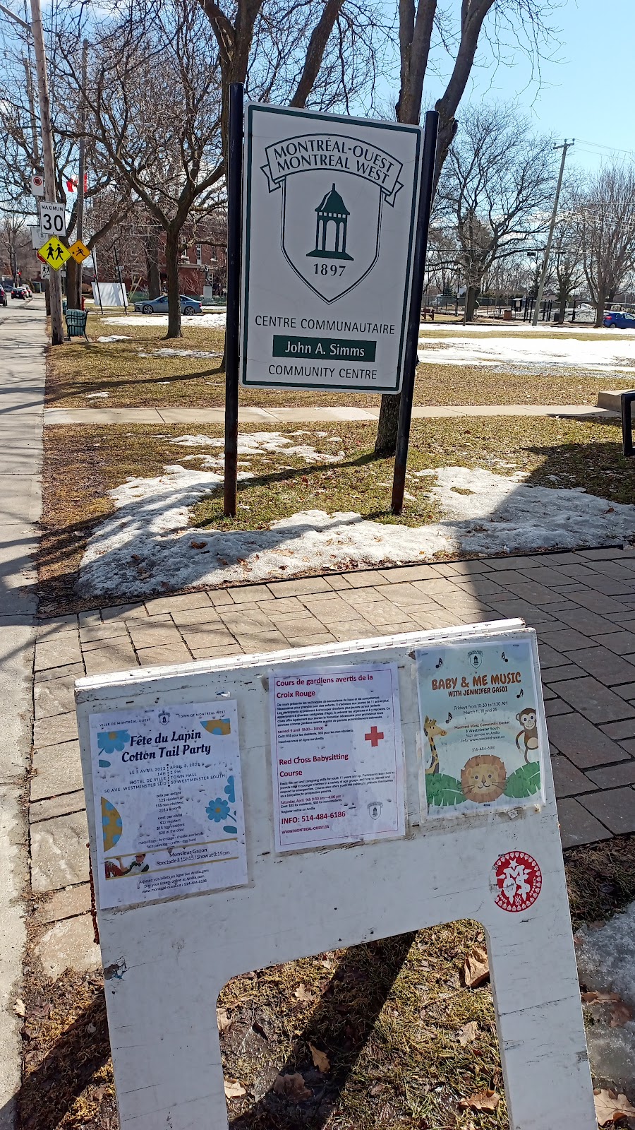 John A. Simms Community Centre | 8 Avenue Westminster S, Montréal-Ouest, QC H4X 1Y5, Canada | Phone: (514) 484-6186