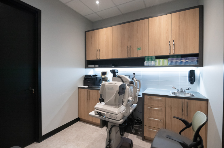 HealthOneTO Optometry | 110 Harbour St, Toronto, ON M5J 0B7, Canada | Phone: (416) 613-6433