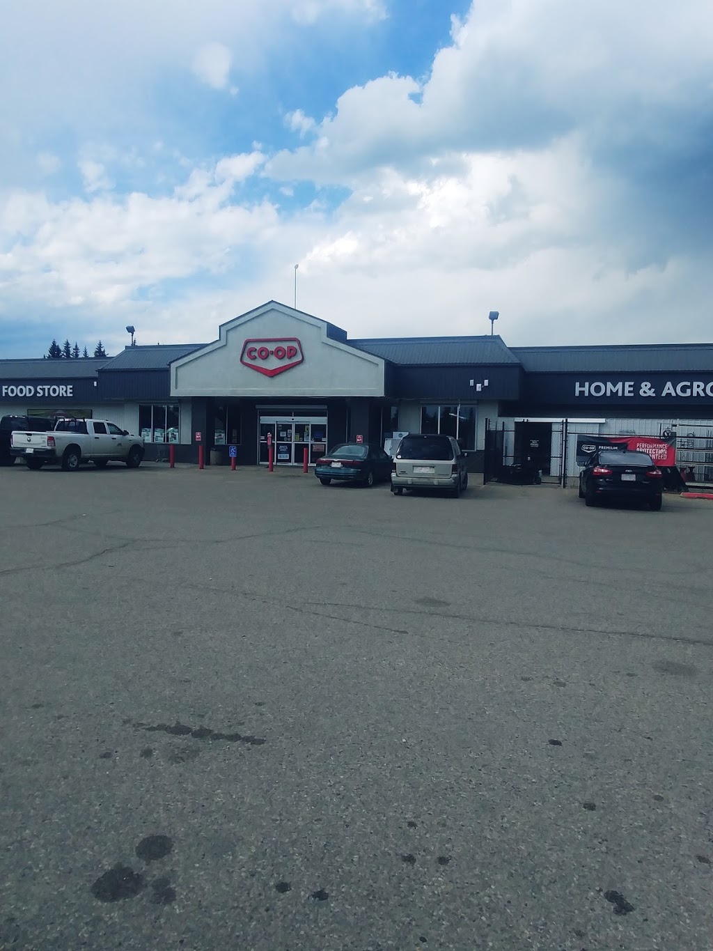 Co-op, Spruce View Home & Agro Centre | 2021 10th Avenue B, Spruce View, AB T0M 1V0, Canada | Phone: (403) 728-3209