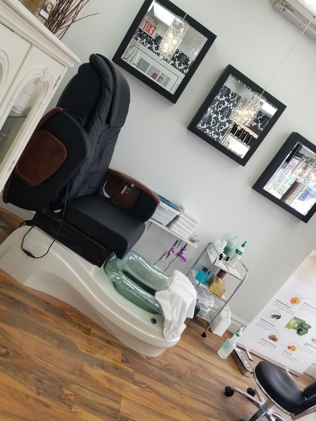 The Waxing Strip | 15243 Yonge St, Aurora, ON L4G 1L8, Canada | Phone: (905) 713-6058
