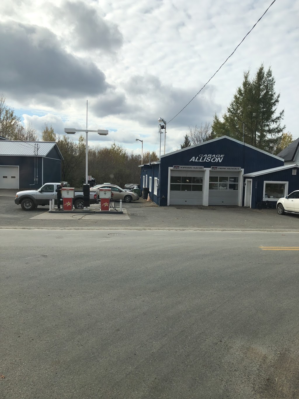 Shell | 1290 Rue Saint Joseph, Tingwick, QC J0A 1L0, Canada | Phone: (819) 359-2203