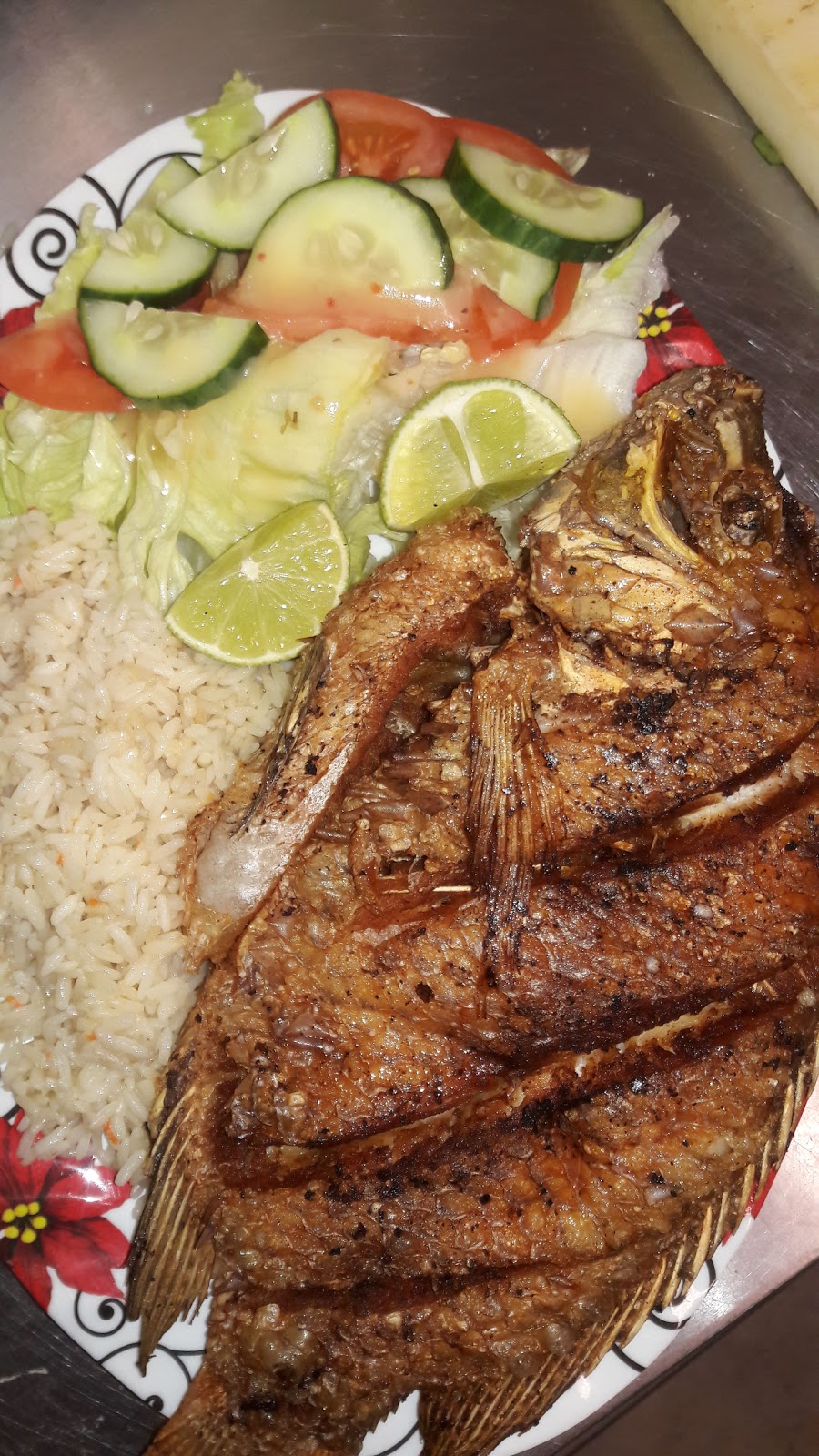 100% SALVADOREÑO Restaurant & Take out | 612 Trethewey Dr, North York, ON M6M 4C3, Canada | Phone: (416) 249-0305