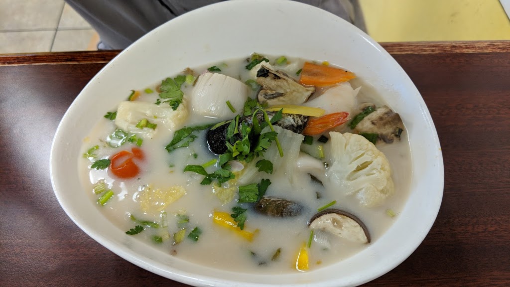 Na Ha Thais Kitchen | 471 York Rd, Guelph, ON N1E 3J1, Canada | Phone: (519) 362-1467