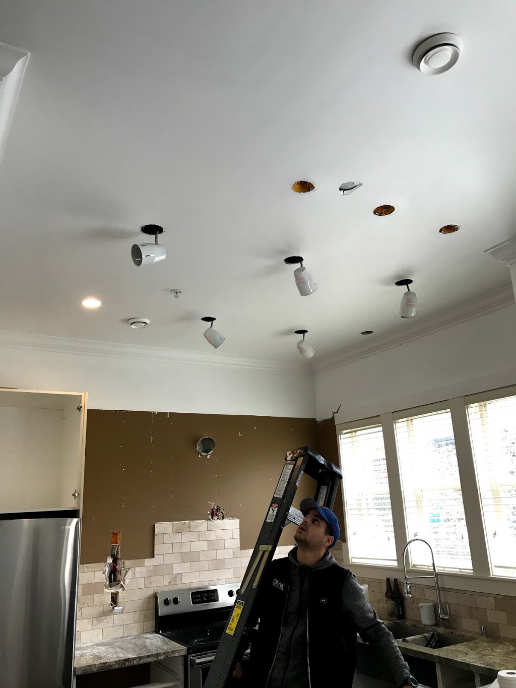 VAN D Electrical LTD | 6560 Napier St, Burnaby, BC V5B 2C3, Canada | Phone: (778) 628-7580