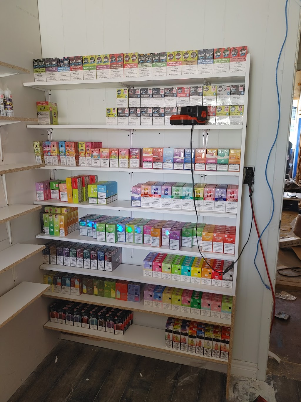 Yellow wood Vapour Store | 31194 ON-17, Chalk River, ON K0J 1J0, Canada | Phone: (613) 589-2559