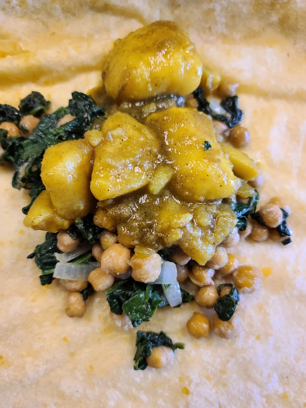 LJs Roti Shop | 521 Niagara St, Welland, ON L3C 1L7, Canada | Phone: (905) 788-9264