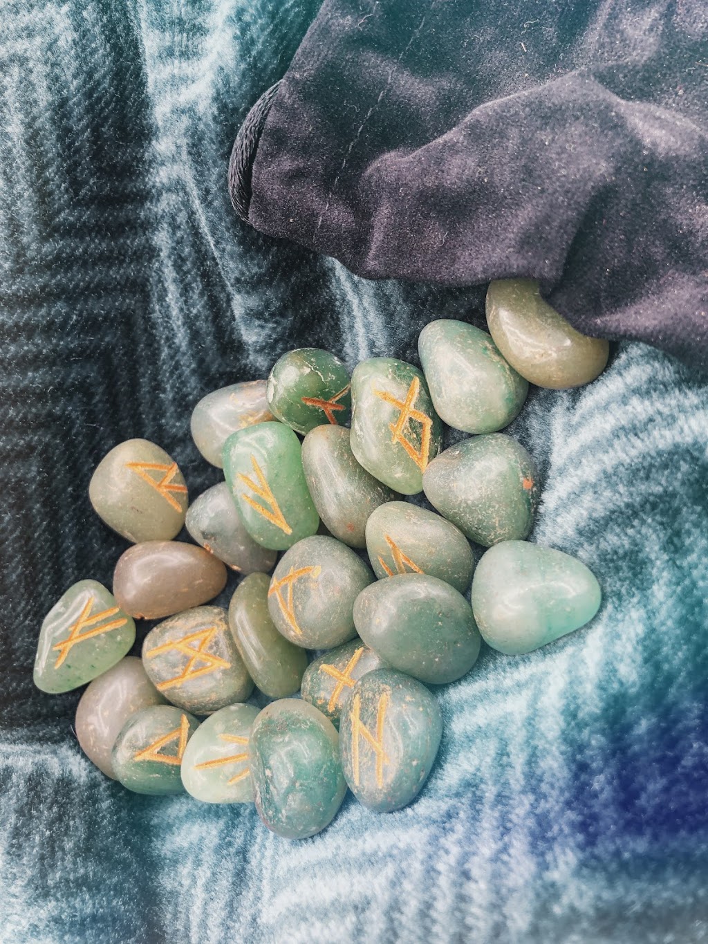 Moonlust Divination | 14 Mountford Dr Unit B, Guelph, ON N1E 6E9, Canada | Phone: (226) 791-6242