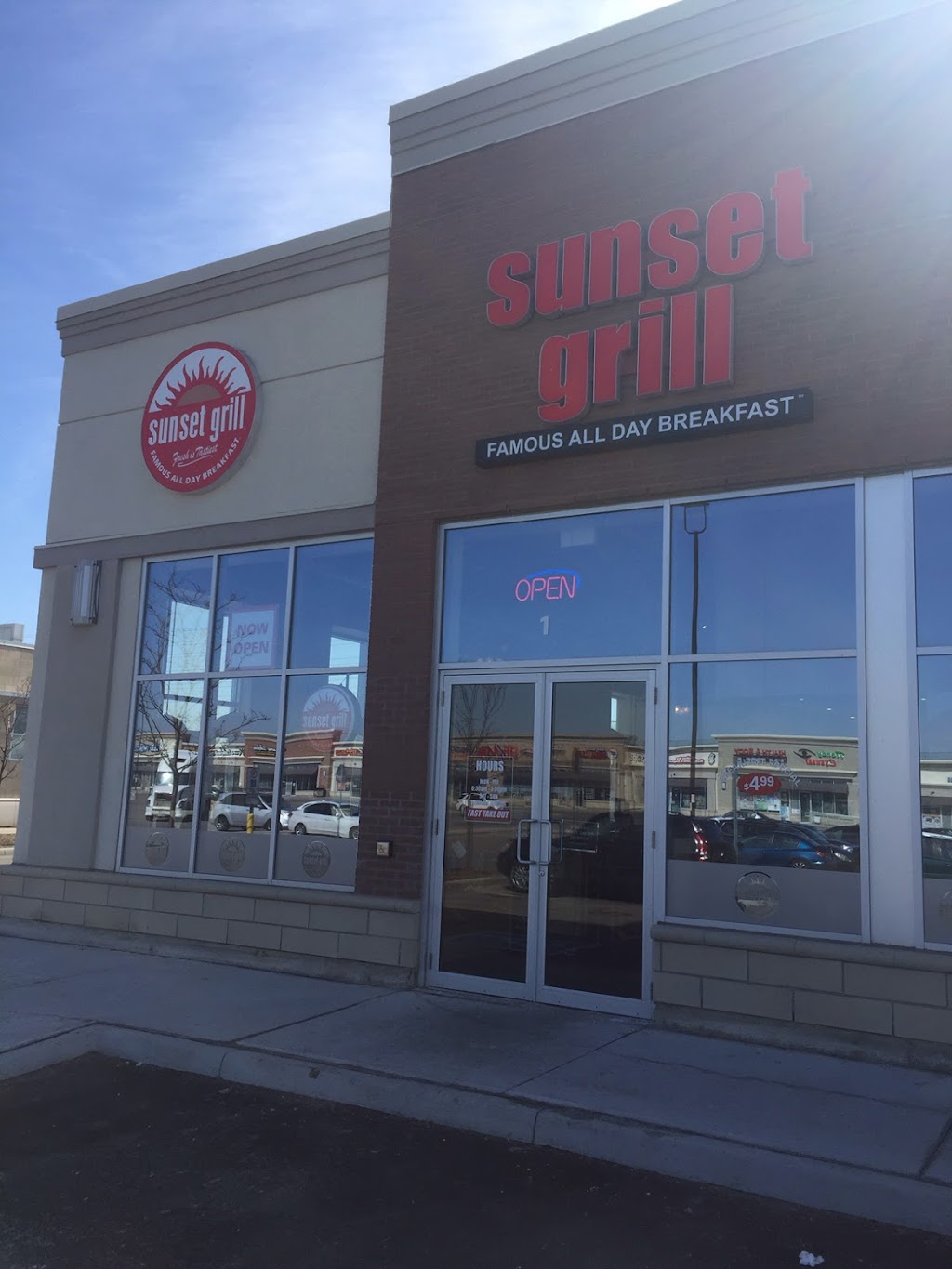 Sunset Grill | 7030 St Barbara Blvd, Mississauga, ON L5W 0E6, Canada | Phone: (905) 564-2544