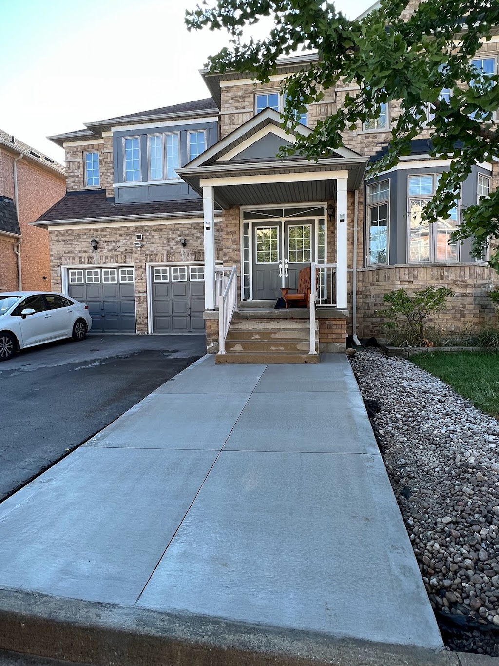 We build concrete | 19 Rae Ave, Brampton, ON L6P 0E7, Canada | Phone: (647) 861-9970