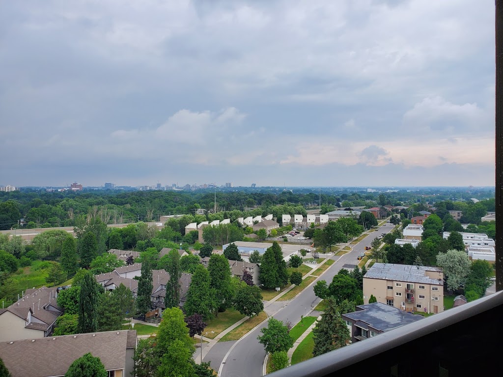 Northview REIT Apartments | 294 Chandler Dr, Kitchener, ON N2E 2K1, Canada | Phone: (519) 635-0783