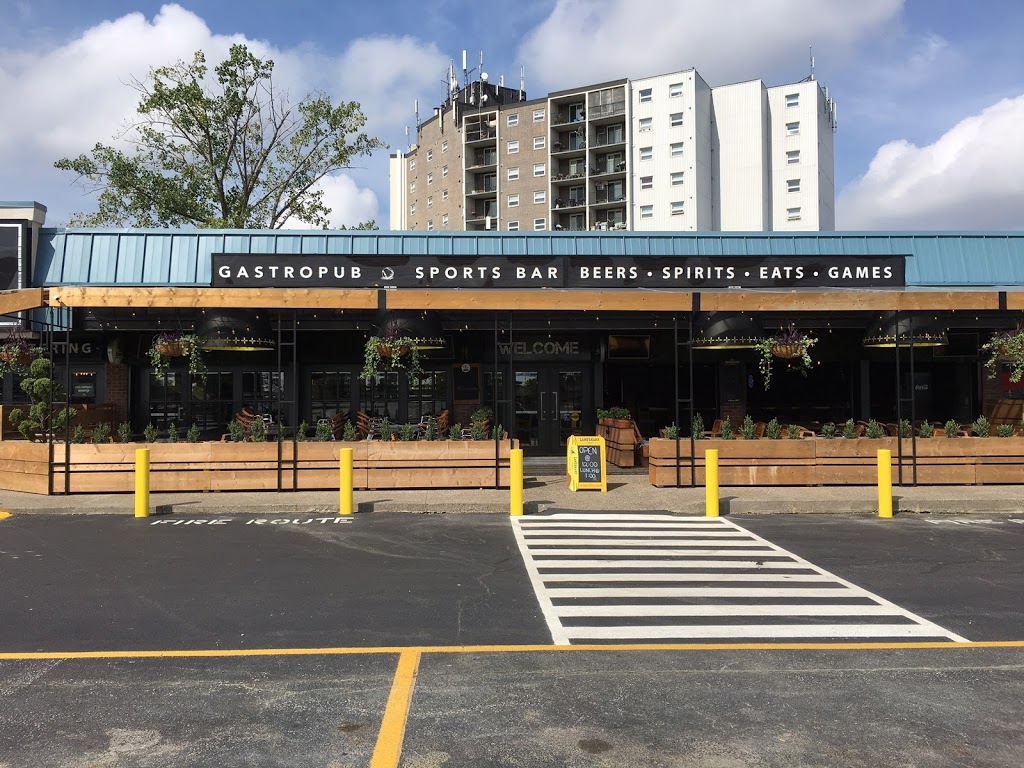 Parks & Rec Gastropub Sports Bar | 3087 Forest Glade Dr, Windsor, ON N8R 1W6, Canada | Phone: (519) 956-8956