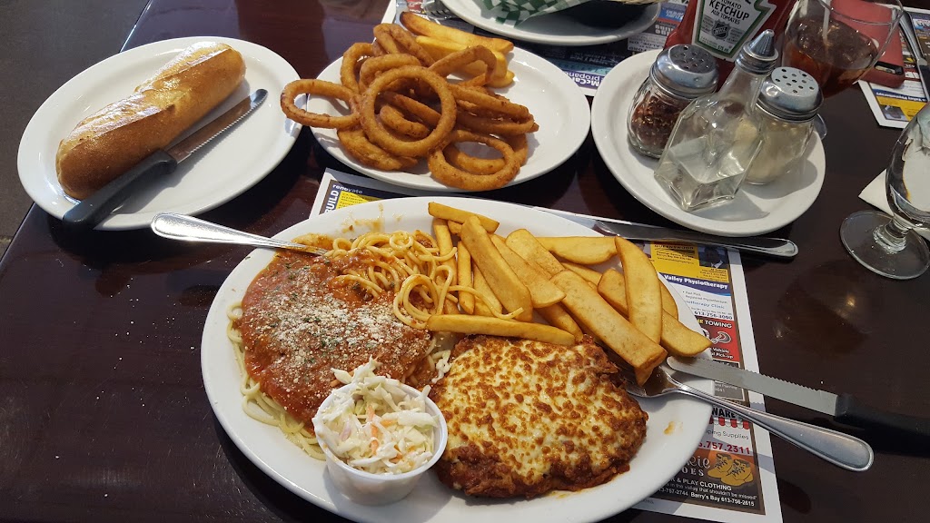 Vitos Pizzeria | 19587 Opeongo Line, Barrys Bay, ON K0J 1B0, Canada | Phone: (613) 756-5252