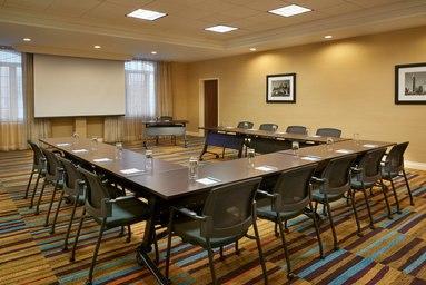 Fairfield Inn & Suites by Marriott Ottawa Kanata | 578 Terry Fox Dr, Kanata, ON K2L 4G8, Canada | Phone: (613) 599-7767