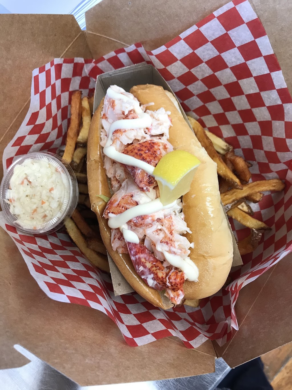 Jolly Rogers Seafood | 150 Heather Moyse Dr Unit 9, Summerside, PE C1N 5Y8, Canada | Phone: (902) 303-3225