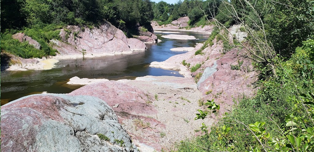 Parc des Chutes-Rouillard | 1170 Route Bégin, Saint-Anselme, QC G0R 2N0, Canada | Phone: (418) 885-9360