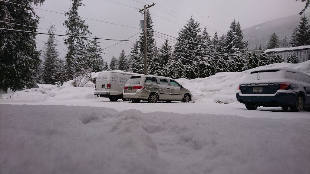 Cedar Springs B & B Lodge | 8106 Camino Dr, Whistler, BC V0N 1B8, Canada | Phone: (604) 938-8007