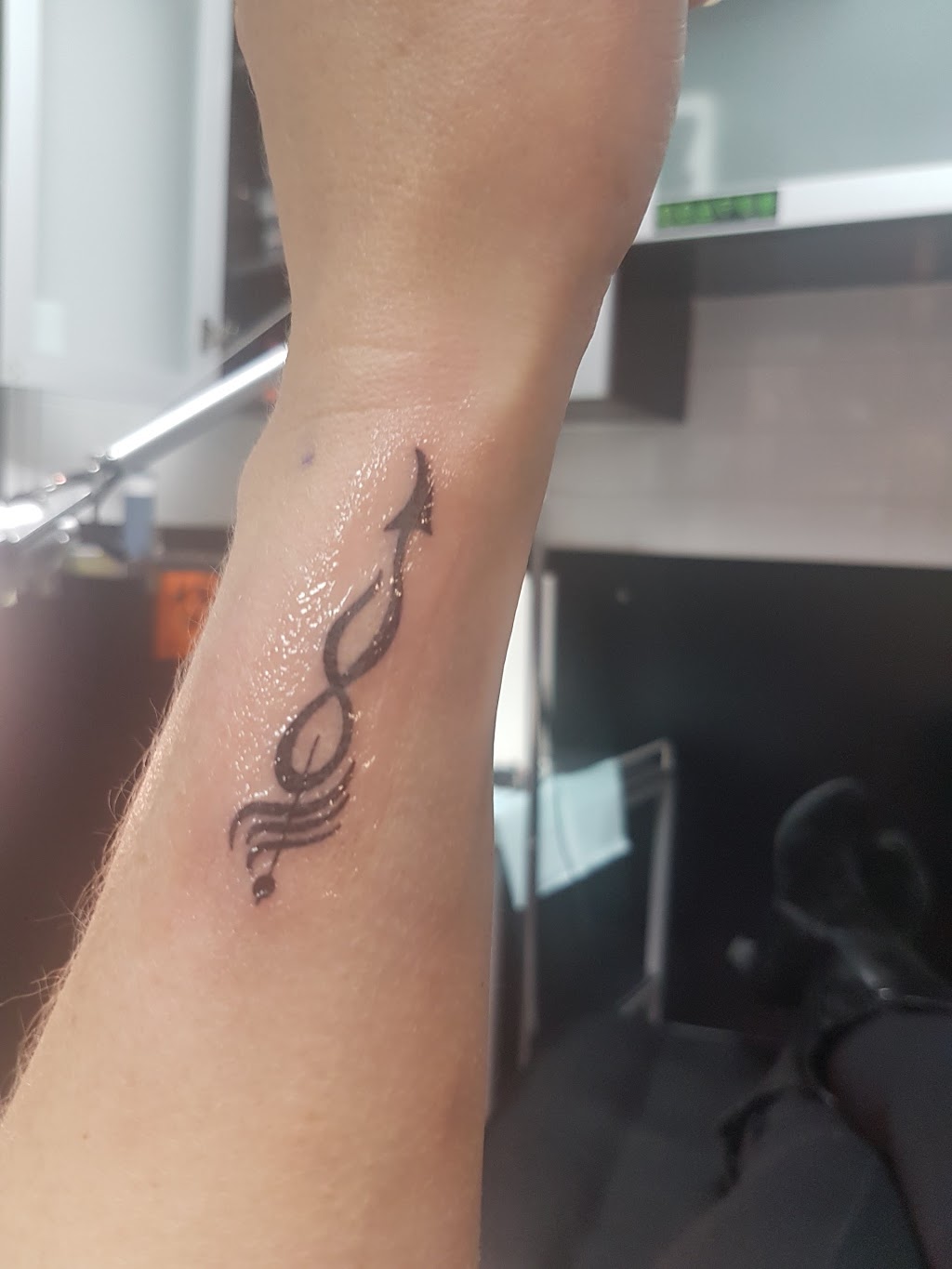 XS Tattoo & Piercing Pointe-Claire | 999 Boul Saint-Jean, Pointe-Claire, QC H9R 5M3, Canada | Phone: (514) 630-4848