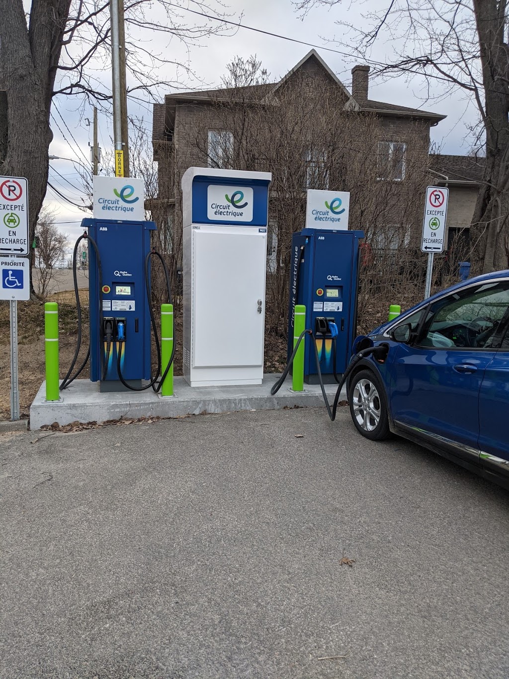 Electric Circuit Charging Station | 8 Rue Marcotte, Sainte-Anne-de-la-Pérade, QC G0X 2J0, Canada | Phone: (800) 686-9243