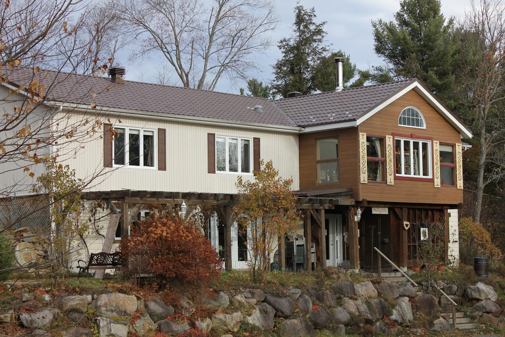 LAutre Versant | 180 Chemin Tamaracouta, Mille-Isles, QC J0R 1A0, Canada | Phone: (450) 431-7575