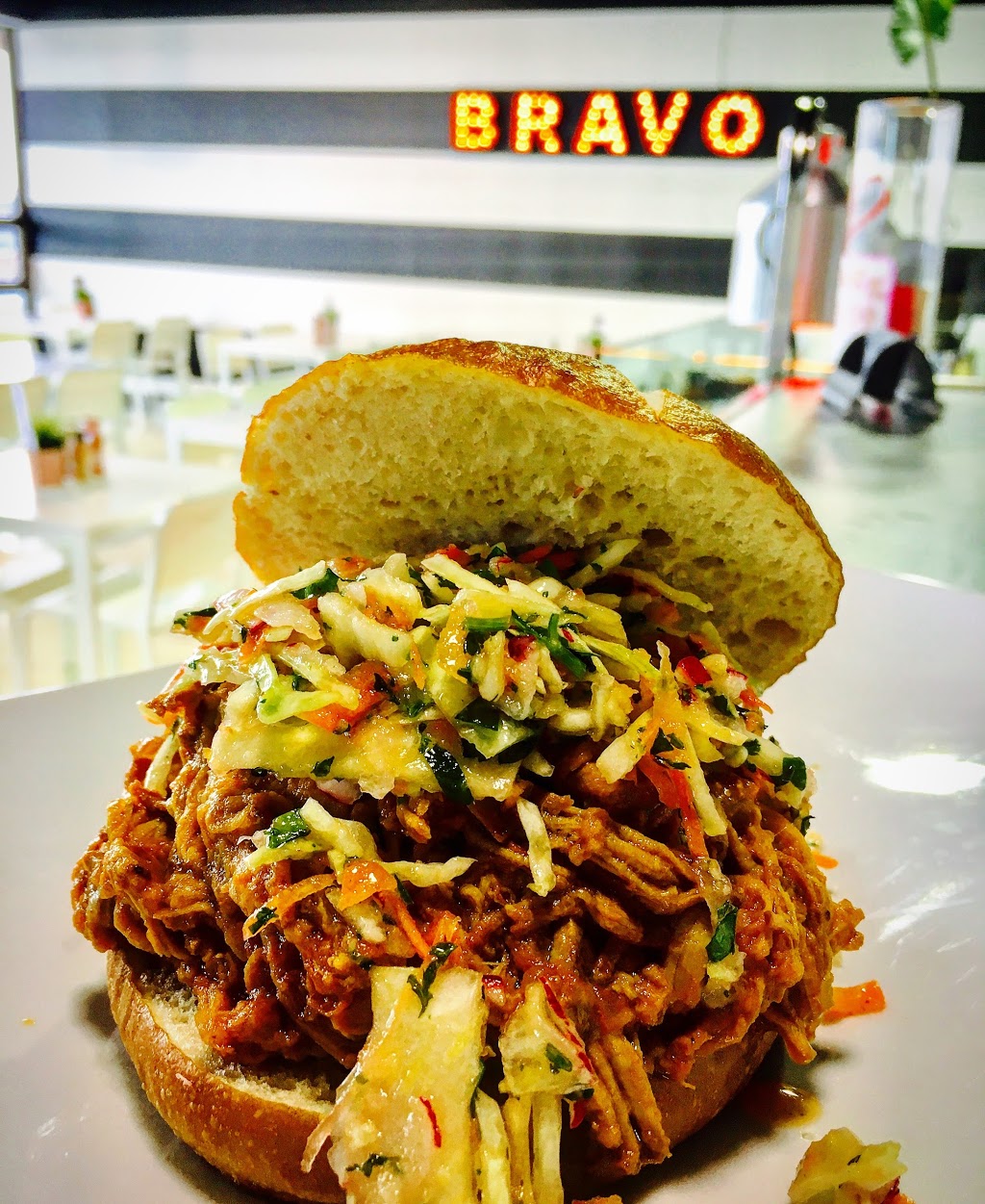 Bravo Bistro Grill & Traiteur | 1690 Desserte S Autoroute 440, Laval, QC H7S 2E7, Canada | Phone: (450) 688-2929