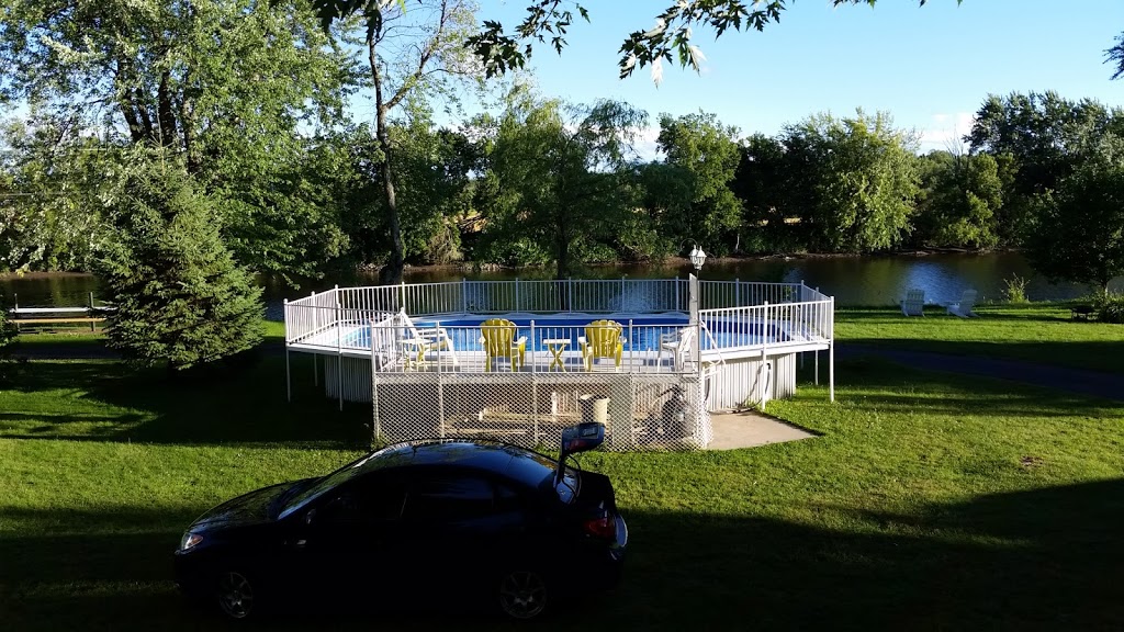Motel Chalets Lyster | 625 Rue Laurier, Lyster, QC G0S 1V0, Canada | Phone: (819) 389-5933