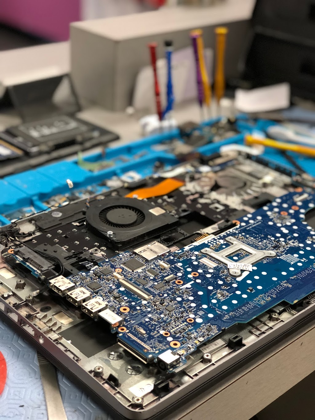 Kanata Smartphone Repairs- Appointment Only | 540 Paine Ave, Stittsville, ON K2T 0K7, Canada | Phone: (613) 255-5551