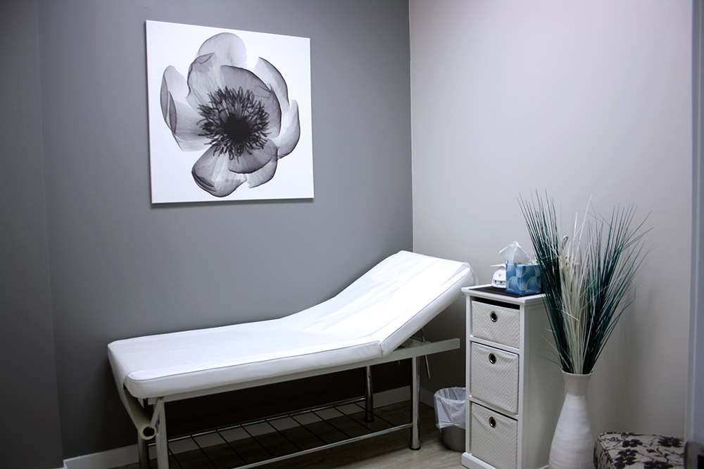 NailBar | 8685 Lundys Ln Suite #4, Niagara Falls, ON L2H 1H5, Canada | Phone: (905) 358-0688