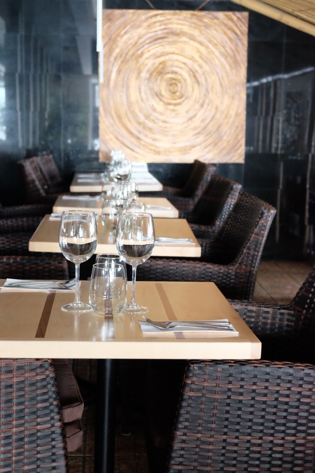 Restaurant Em | 2000 Av Victoria, Greenfield Park, QC J4V 1M6, Canada | Phone: (450) 672-5167