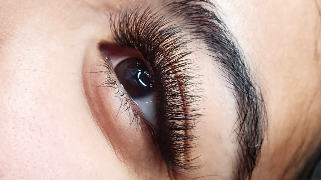 Mirabelle Lashes | 1377 Oxford St, Oshawa, ON L1J 3W7, Canada | Phone: (780) 350-8028