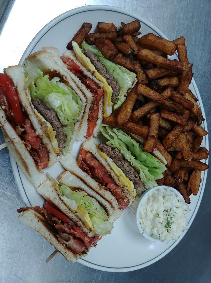 Resto Pub Chez Nanie | 295 Boulevard Daniel Johnson, Saint-Pie, QC J0H 1W0, Canada | Phone: (450) 772-6464