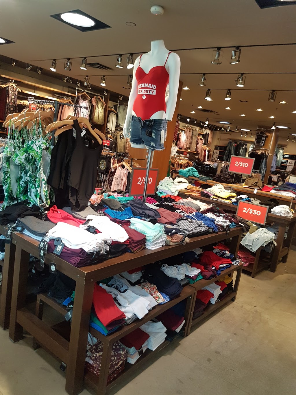 Bluenotes | 550 King St N Unit #A6, Waterloo, ON N2L 5W6, Canada | Phone: (519) 886-6811
