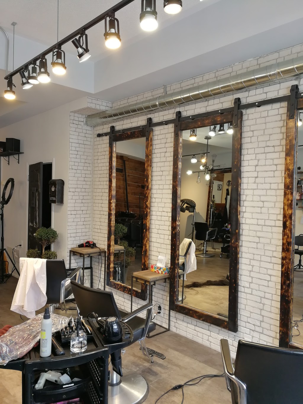 MOOSH hairshop | 2689 Bur Oak Ave, Markham, ON L6B 1K8, Canada | Phone: (647) 410-0242