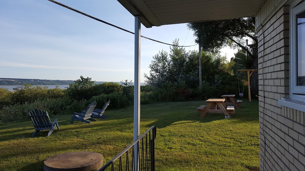 Motel Central | 9548 Boulevard Sainte-Anne, Sainte-Anne-de-Beaupré, QC G0A 3C0, Canada | Phone: (418) 827-3860