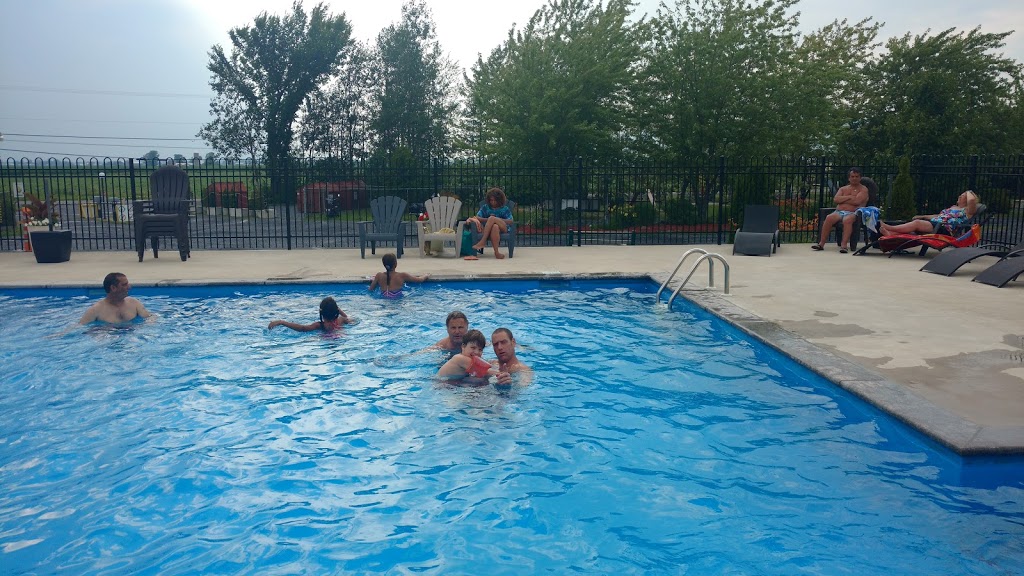 Camping Au Pied Du Mont | 3225 Rang du Cordon, Saint-Jean-Baptiste, QC J0L 2B0, Canada | Phone: (450) 467-6318