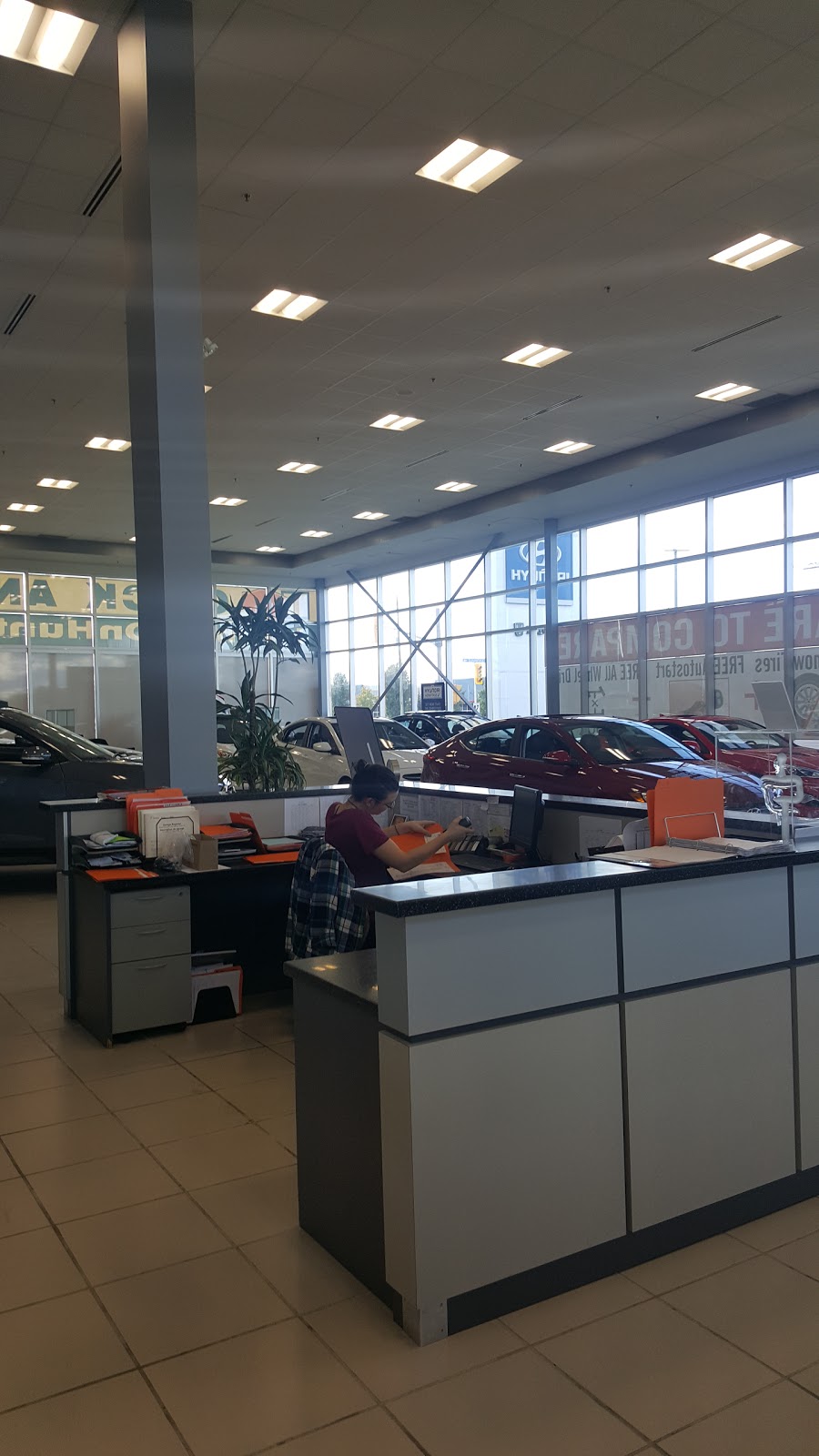 Hyundai On Hunt Club | 390 W Hunt Club Rd, Nepean, ON K2E 1A5, Canada | Phone: (613) 688-3600