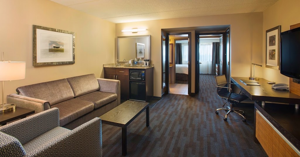 Hilton Winnipeg Airport Suites | 1800 Wellington Ave, Winnipeg, MB R3H 1B2, Canada | Phone: (204) 783-1700