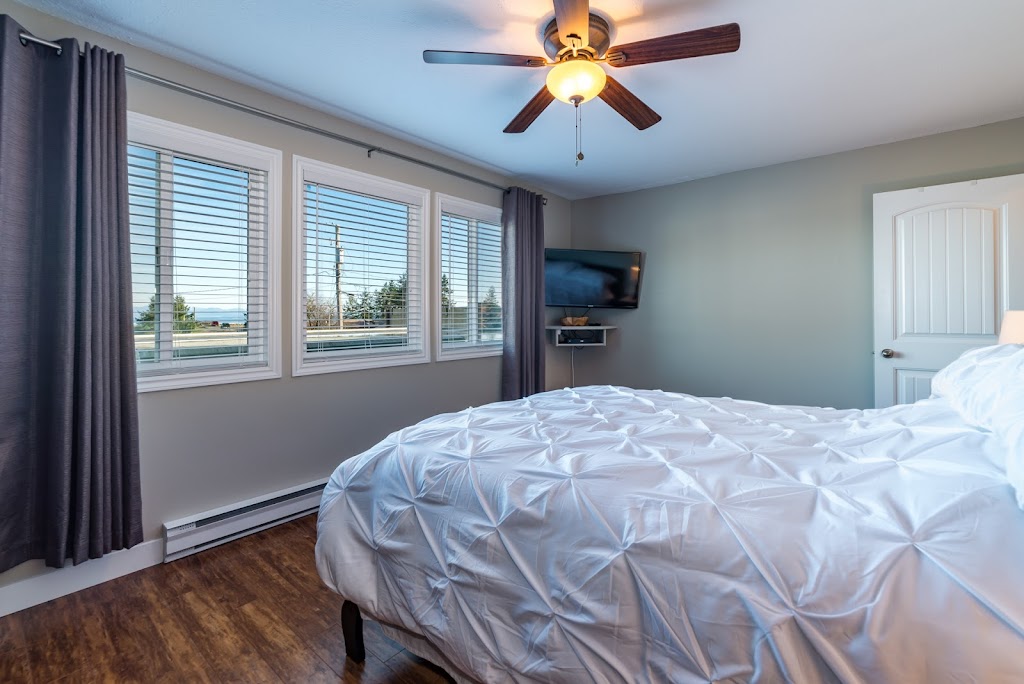 Pacific Playgrounds Oceanside Resort | 9082 Clarkson Ave, Black Creek, BC V9J 1B3, Canada | Phone: (250) 337-5600