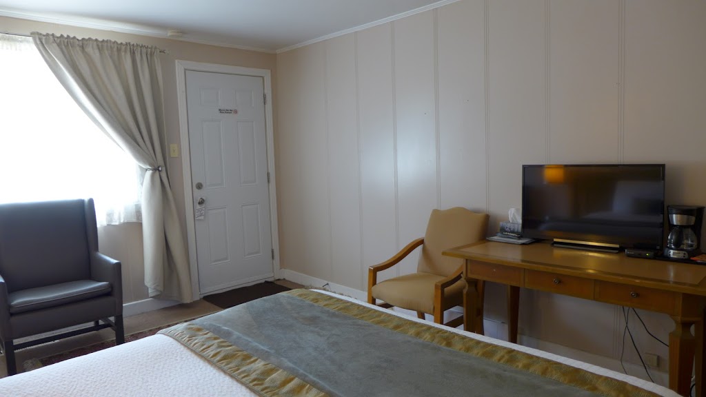 Motel de la Rivière | 555 Boulevard des Laurentides, Piedmont, QC J0R 1K0, Canada | Phone: (450) 227-4471
